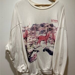 Levi’s “Deer in the Wild” Sweatshirt – Size L